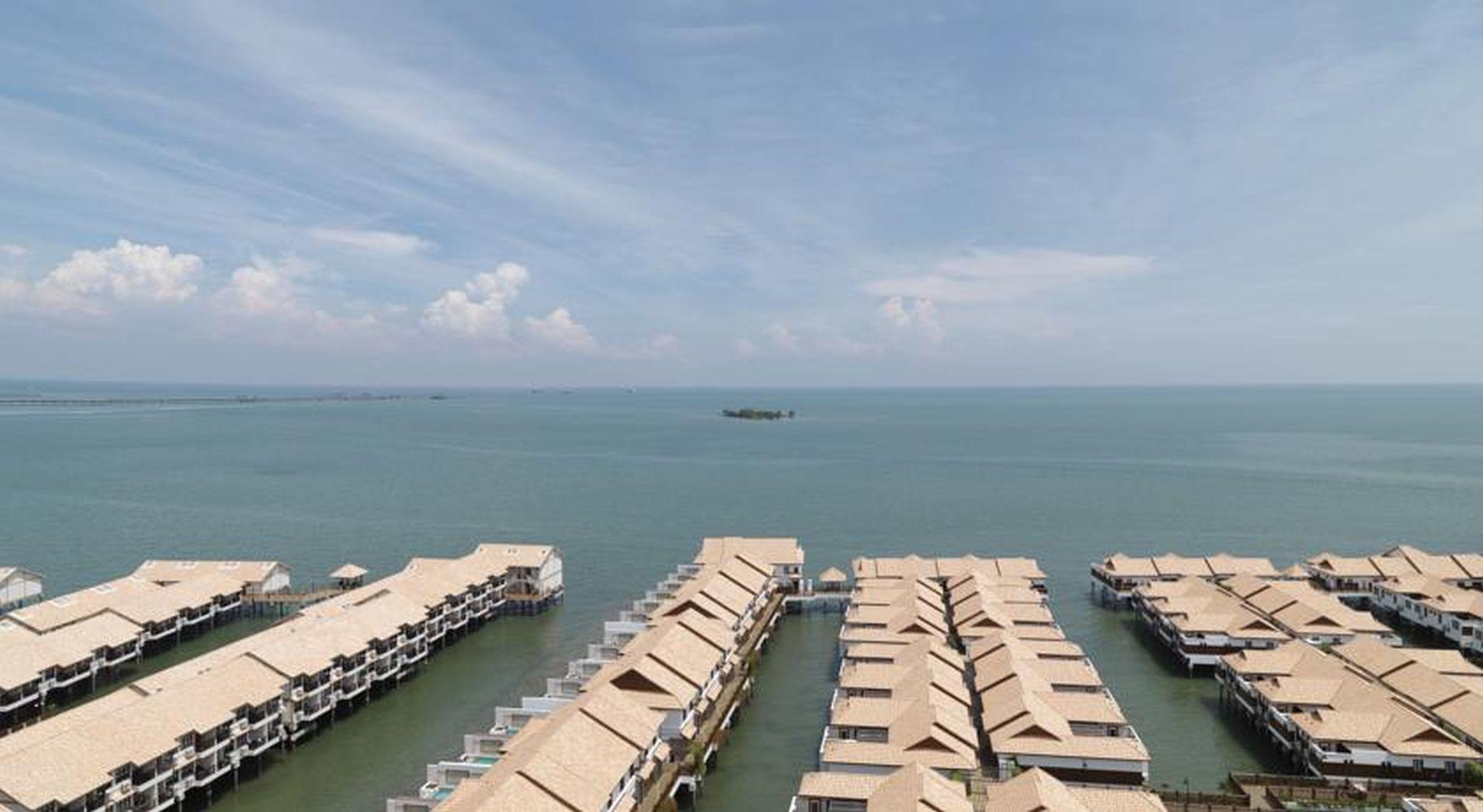 Отель Grand Lexis Порт-Диксон Экстерьер фото The floating homes of the resort