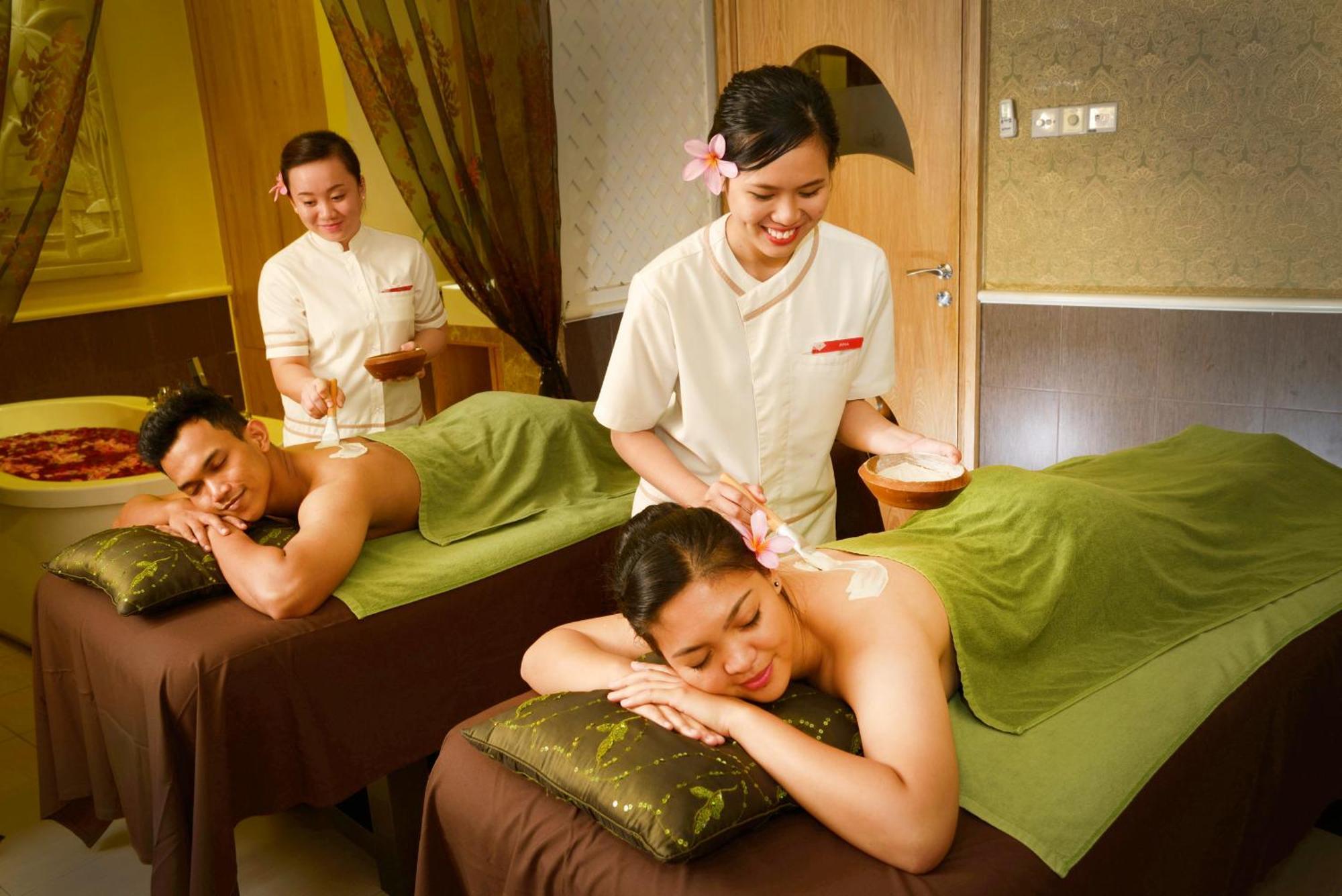Отель Grand Lexis Порт-Диксон Экстерьер фото Thai massage