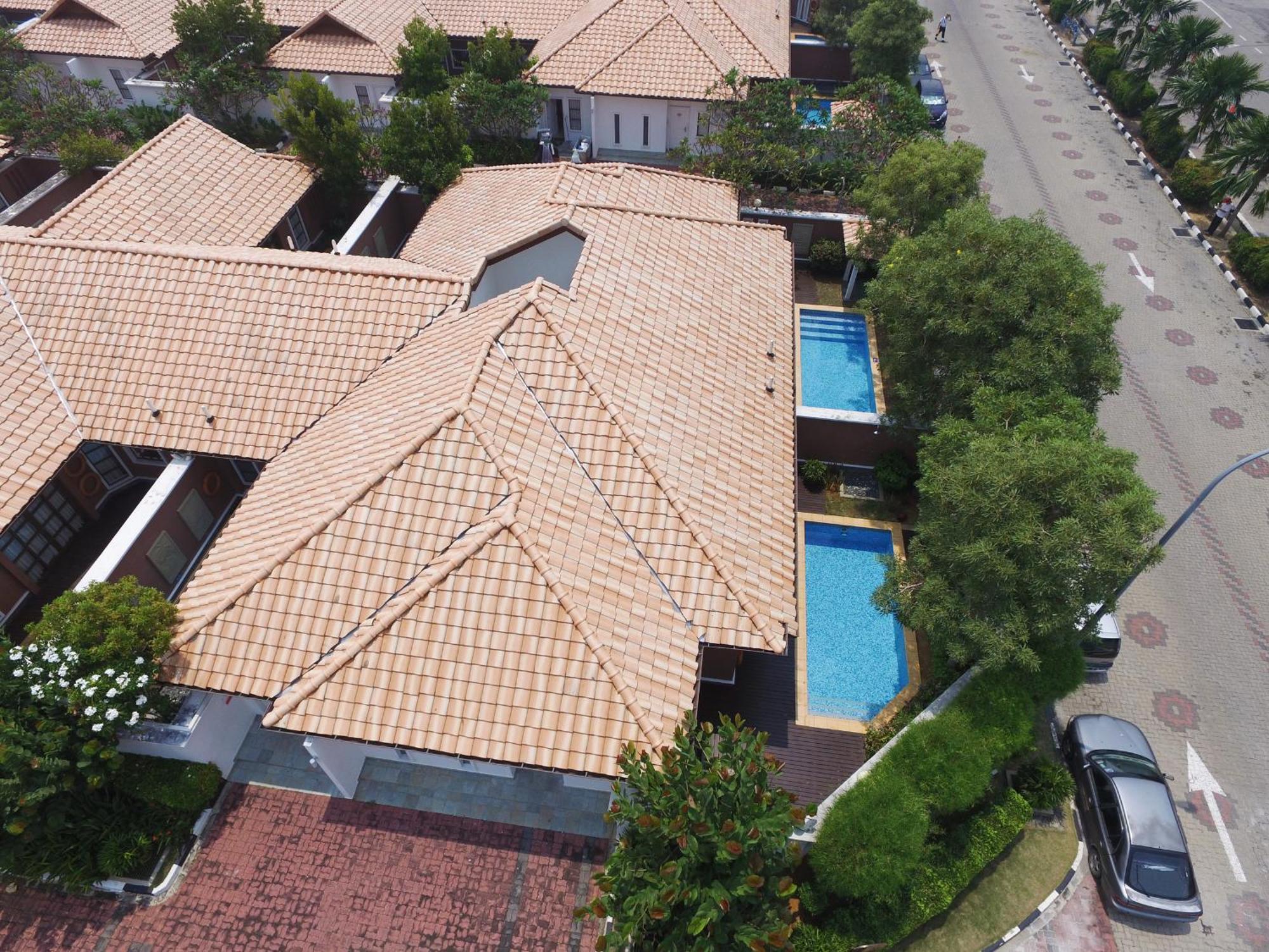 Отель Grand Lexis Порт-Диксон Экстерьер фото Residential area in Kota Kinabalu