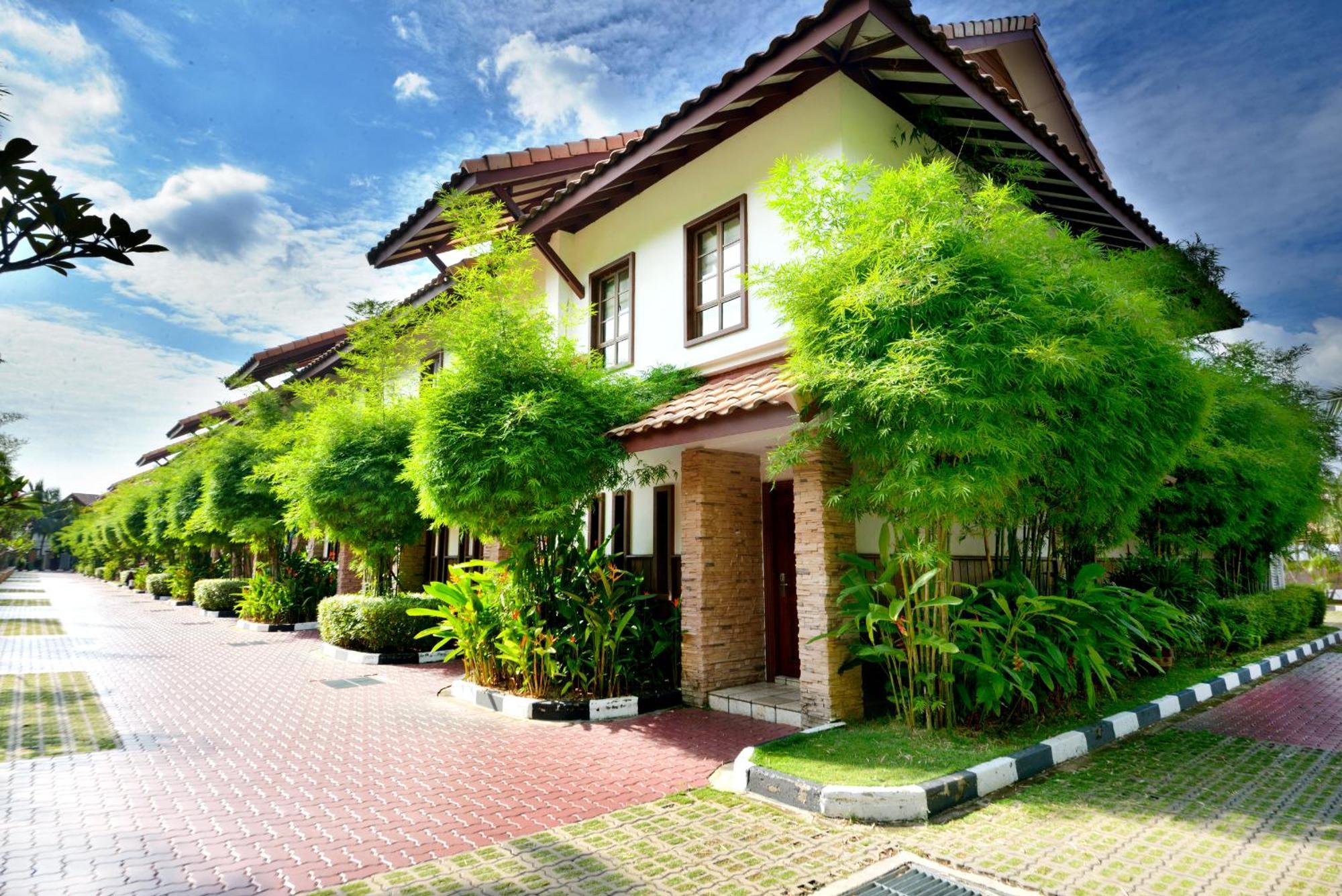 Отель Grand Lexis Порт-Диксон Экстерьер фото Residential area in Nilai
