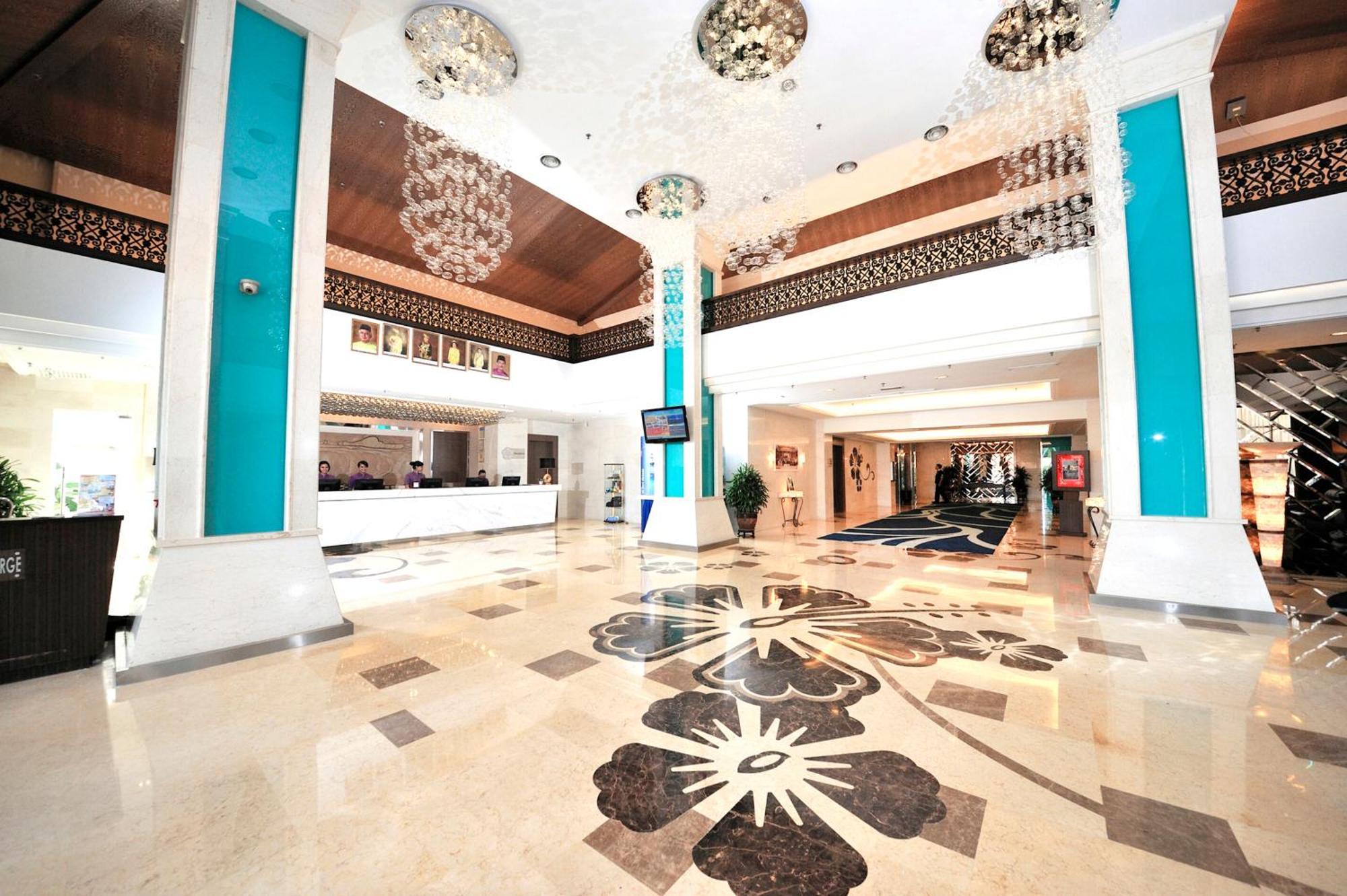 Отель Grand Lexis Порт-Диксон Экстерьер фото Lobby