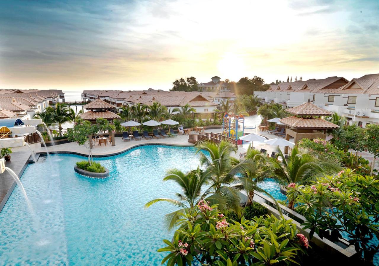 Отель Grand Lexis Порт-Диксон Экстерьер фото The pool at the Hard Rock Hotel